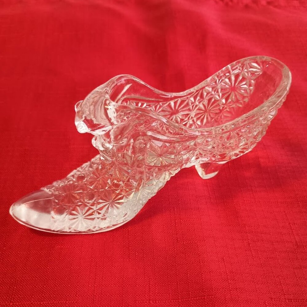 Vintage Fenton Kitten Slipper Daisy and Button Clear